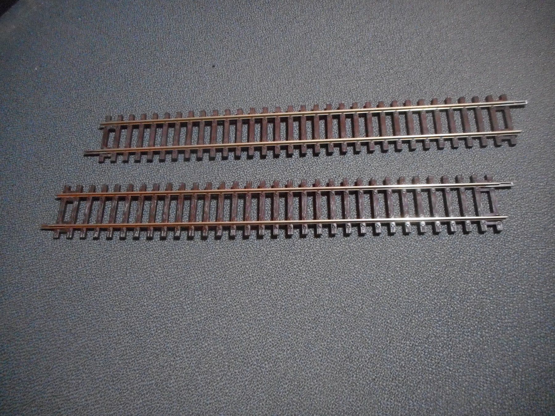 Roco Modellini di ferrovie: Roco 2 Gleisstücke – Usato da Bretzwil venduto da gbfluck