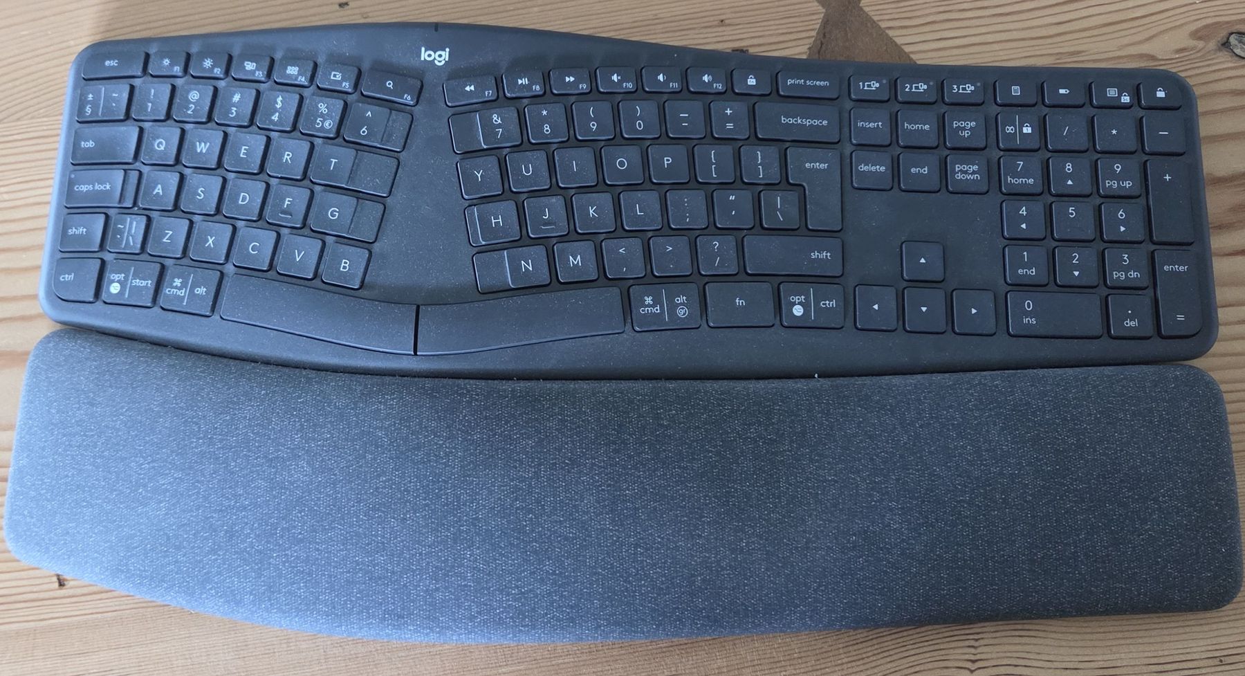 Logitech Tastiere: Clavier ergonomique Logitech avec repose-poignet K860 – Nuovo (secondo la descrizione) da Ecublens VD venduto da but_flq7