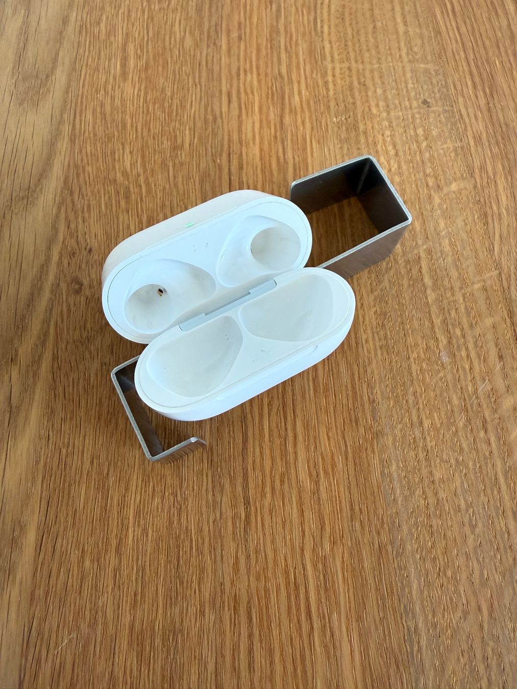 Apple Kopfhörer: APPLE AirPods 4 Charging Case ANC – Gebraucht aus Lausanne von Nine1982 2