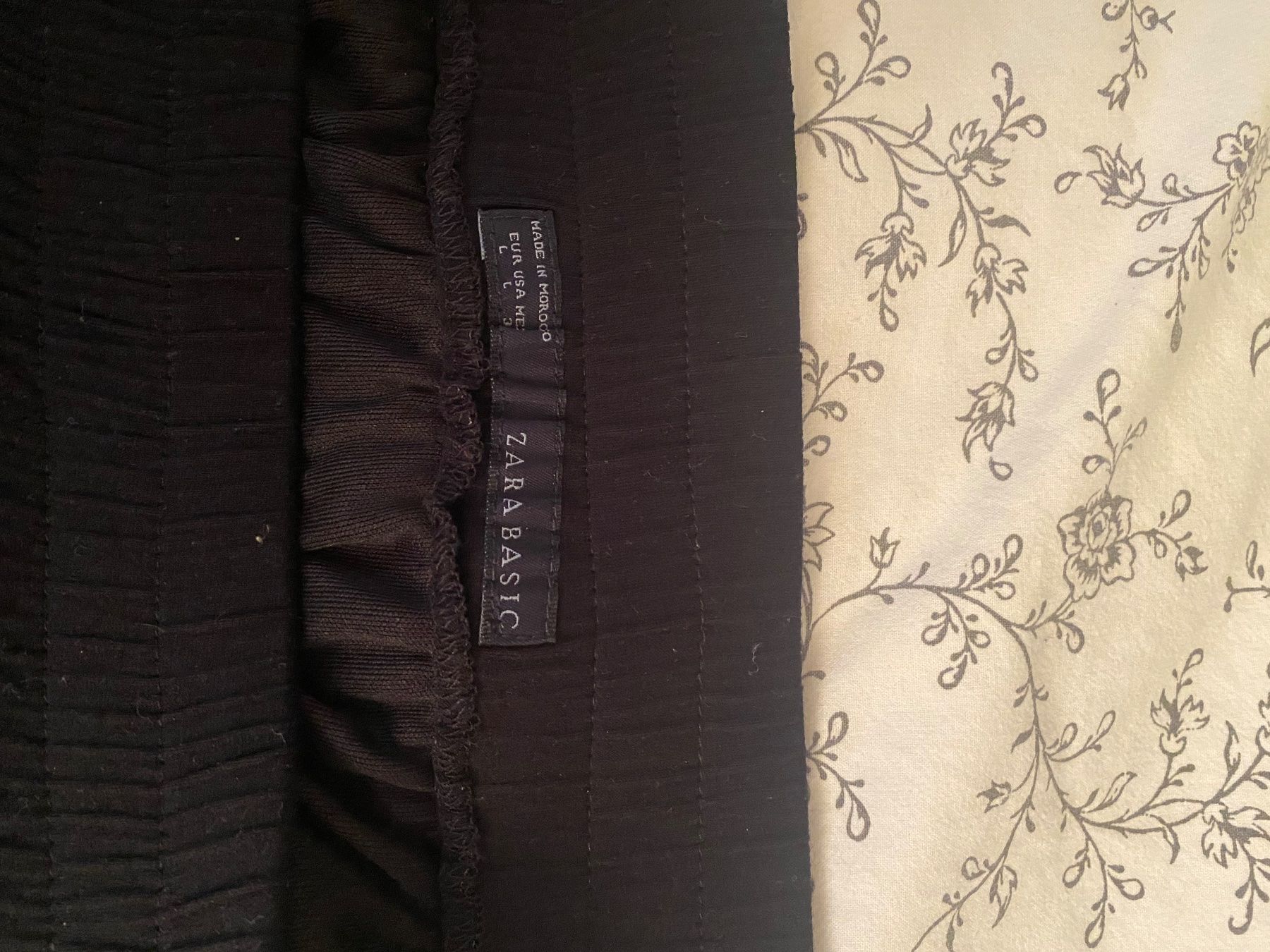 Zara Gonne: Black Zara skirt, never worn – Nuovo (secondo la descrizione) da Zürich venduto da mel_z6hd 1
