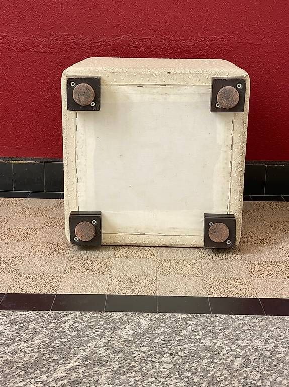 Sgabelli: Poufs – Usato da Lausanne venduto da fra_r7fh 2