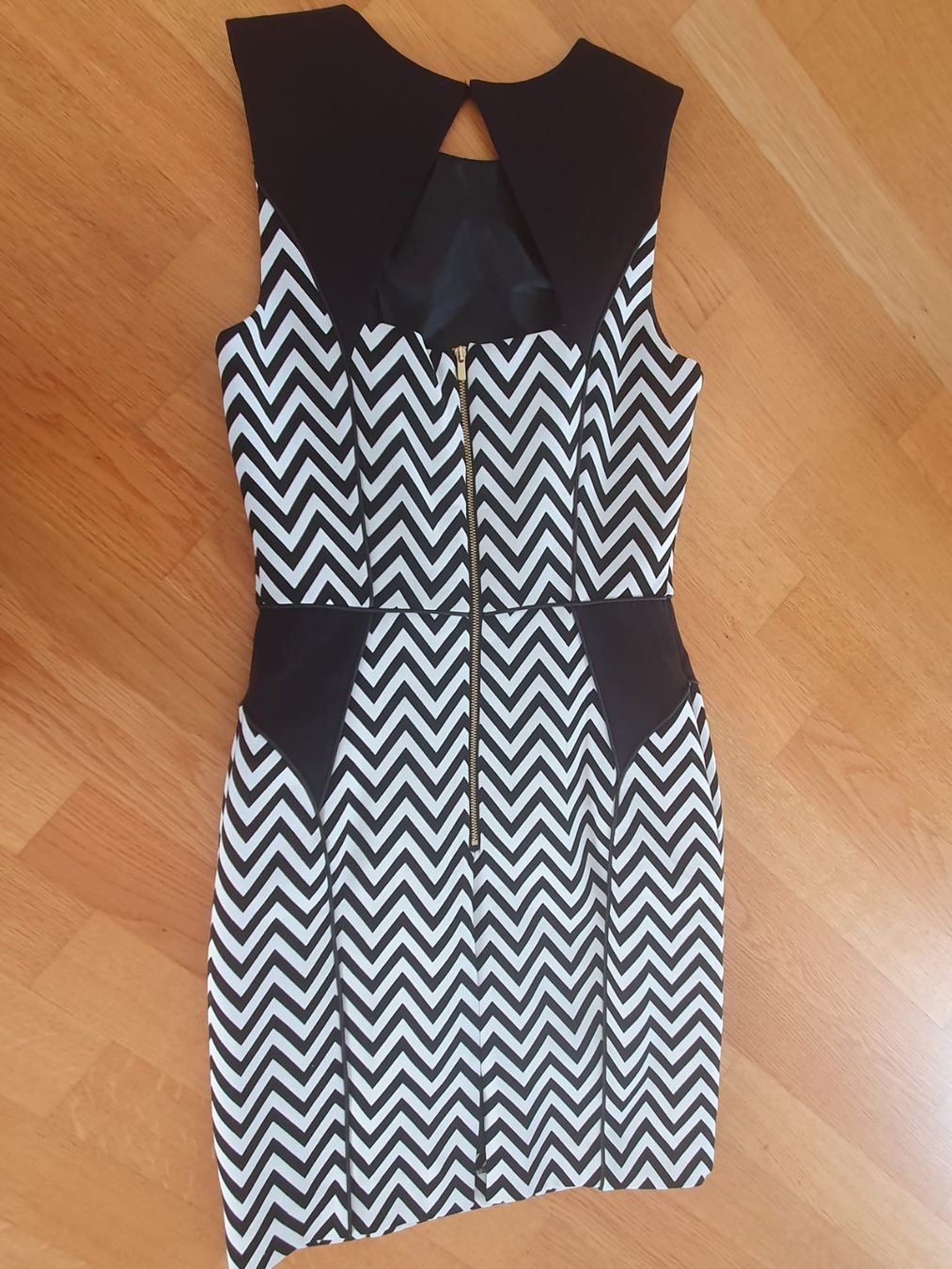 H&M Vestiti: Schwarz/weiss Kleid Gr.36 – Usato da Schaffhausen venduto da sabrina915 2