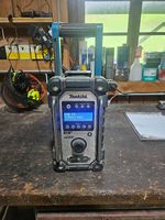 Makita DMR110 DAB+ Baustellenradio
