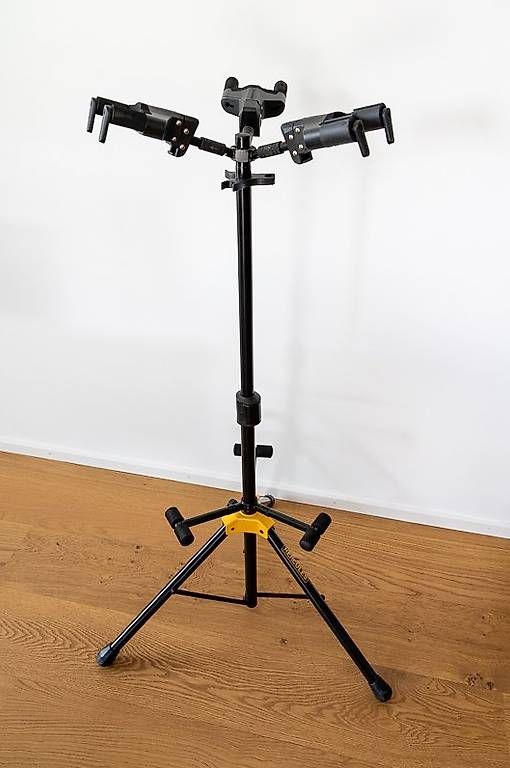 Instrumenten-& Notenständer: Hercules GS432BPLUS Triple Guitar Stand – Neu und originalverpackt aus Avry-sur-Matran von Berlingo1 2
