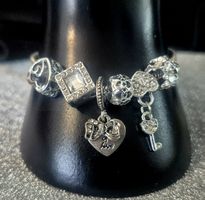 Bracciale tipo pandora con charm nuovo