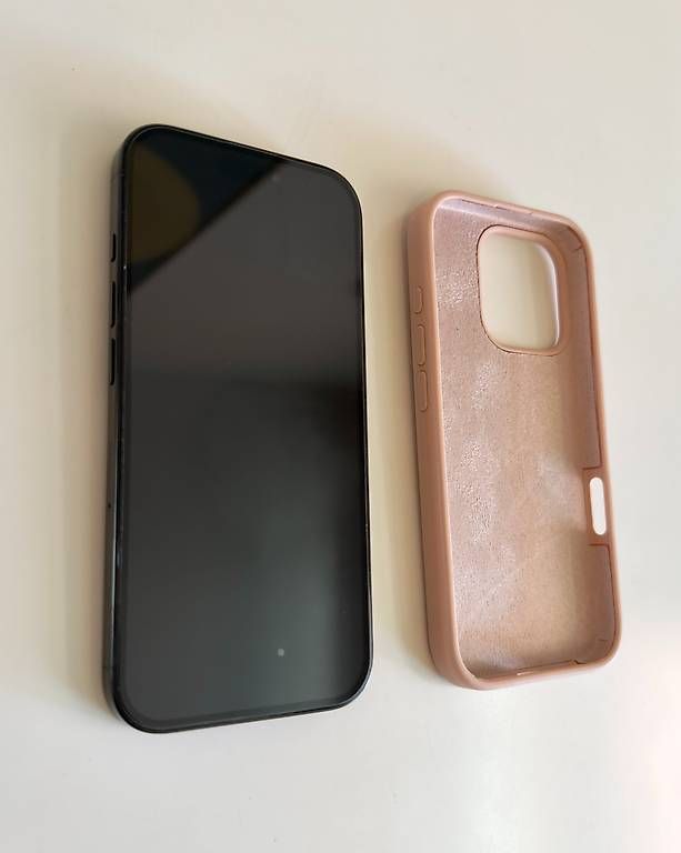 Apple Telefoni cellulari / Smartphones: iPhone 16 Pro 256GB + Case & Screen Protector – Usato da Zürich venduto da mil_m5bh 1