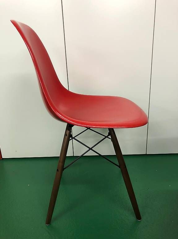 Sedie: Eames side chair - Crimson Red – Usato da hermrigen venduto da Hasihasi2 1