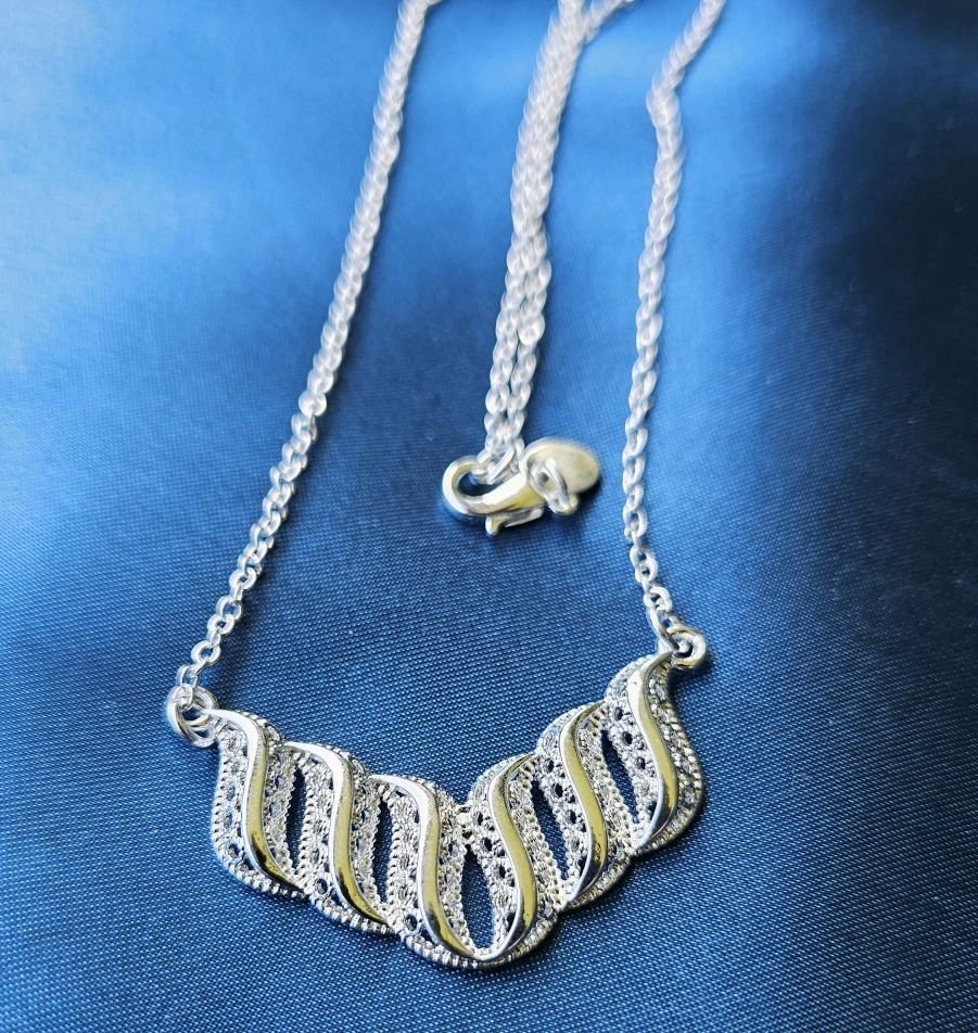 Ciondoli: Eleganter Anhänger mit Kette, 925 versilbert – Nuovo (secondo la descrizione) da Grenchen venduto da maretop 1