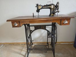Nähmaschine Adler antik