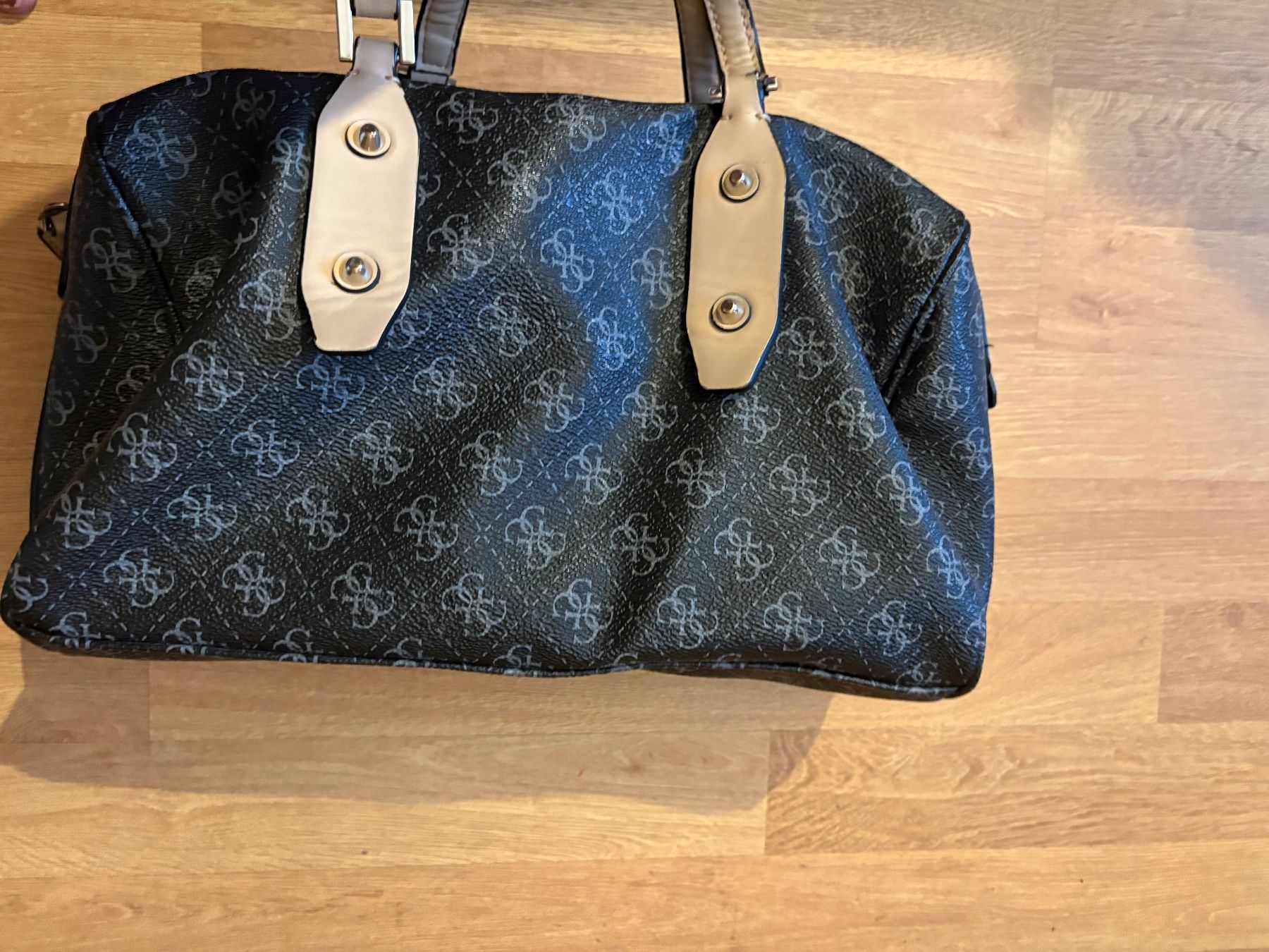 Borse da donna: Guess tasche – Usato da Langenthal venduto da nic_fj2f 3