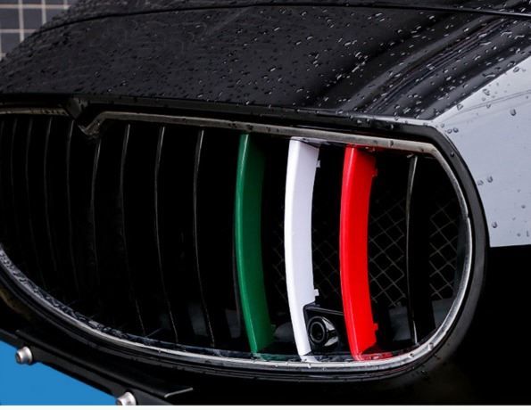 Tutti pezzi di ricambio auto: Maserati Quattroporte Front-Center-Grill – Nuovo e nell'imballaggio originale da Unterägeri venduto da RmOnline 3