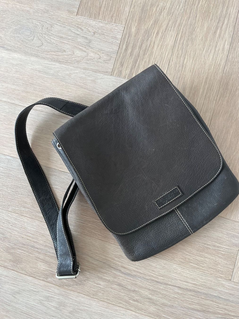 Taschen: Schultertasche gebraucht – Gebraucht aus Urtenen-Schönbühl von ufl_h9w9 1