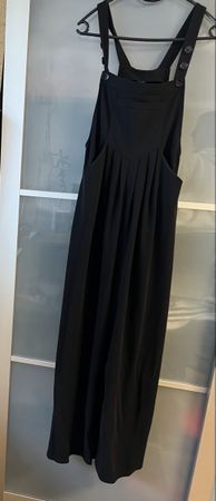 Schwarzer Jumpsuit mit Knöpfen, Grösse S - Top Zustand