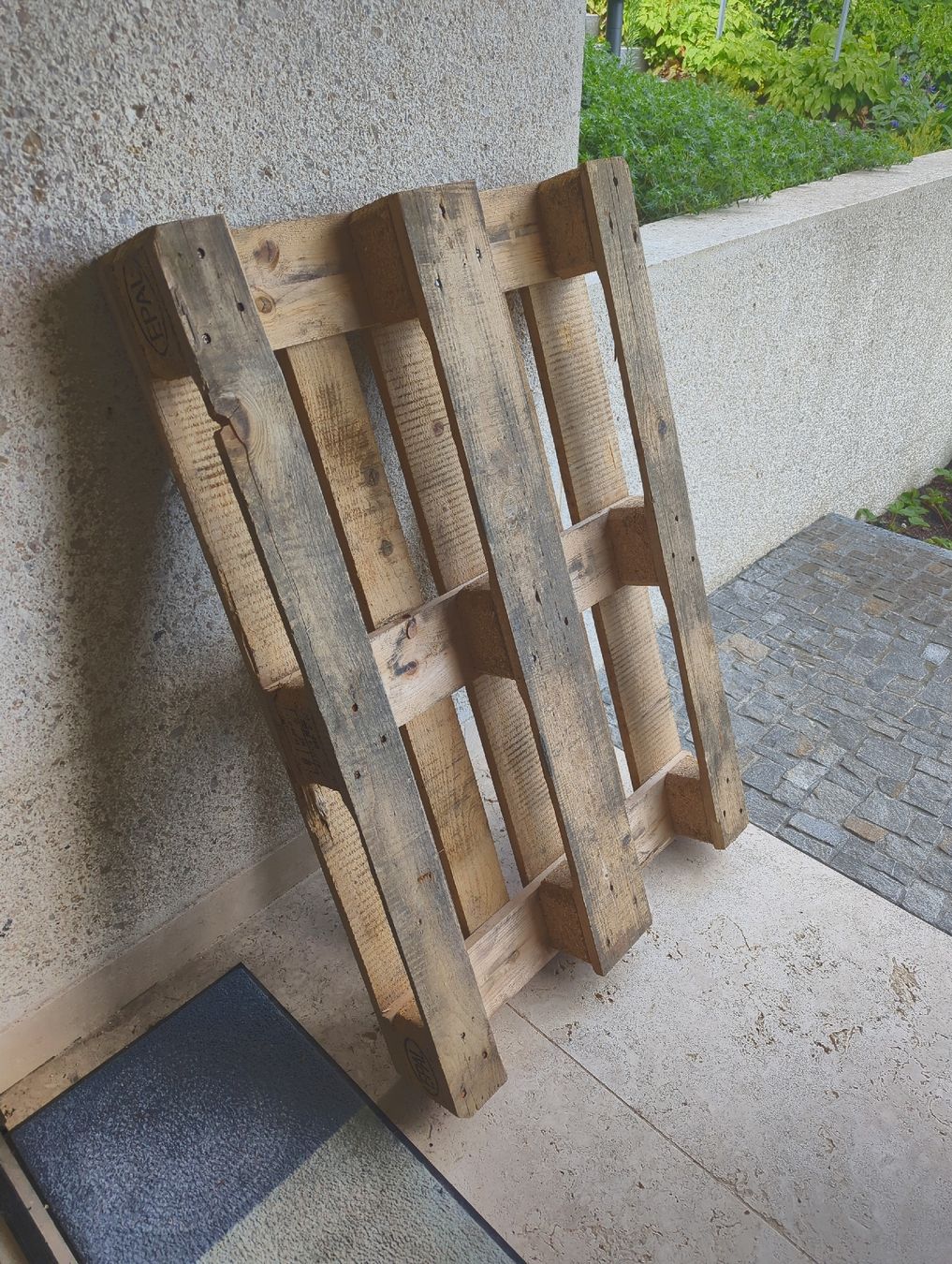 Pallets: 3 Europaletts – Usato da Luzern venduto da bigbennybunny