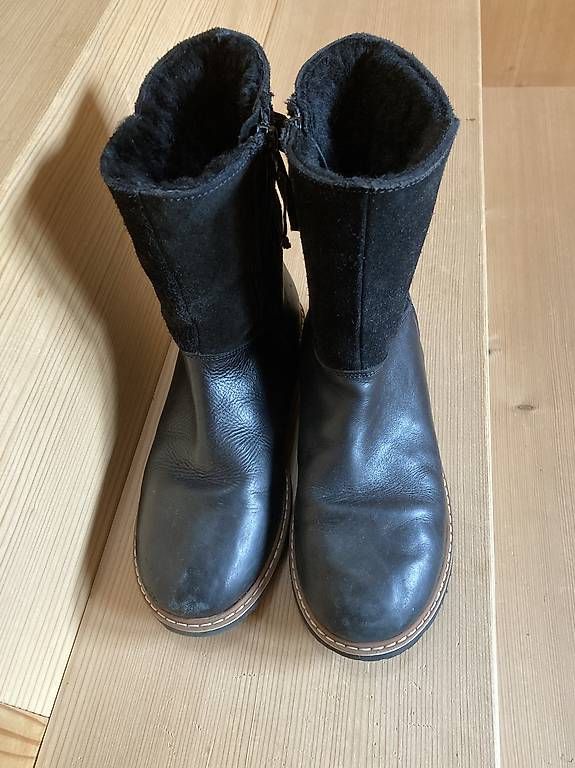 Schuhe für Mädchen: Schwarze gefütterte Stifel Gr.35 – Gebraucht aus Brunnadern von Bumlebee 1