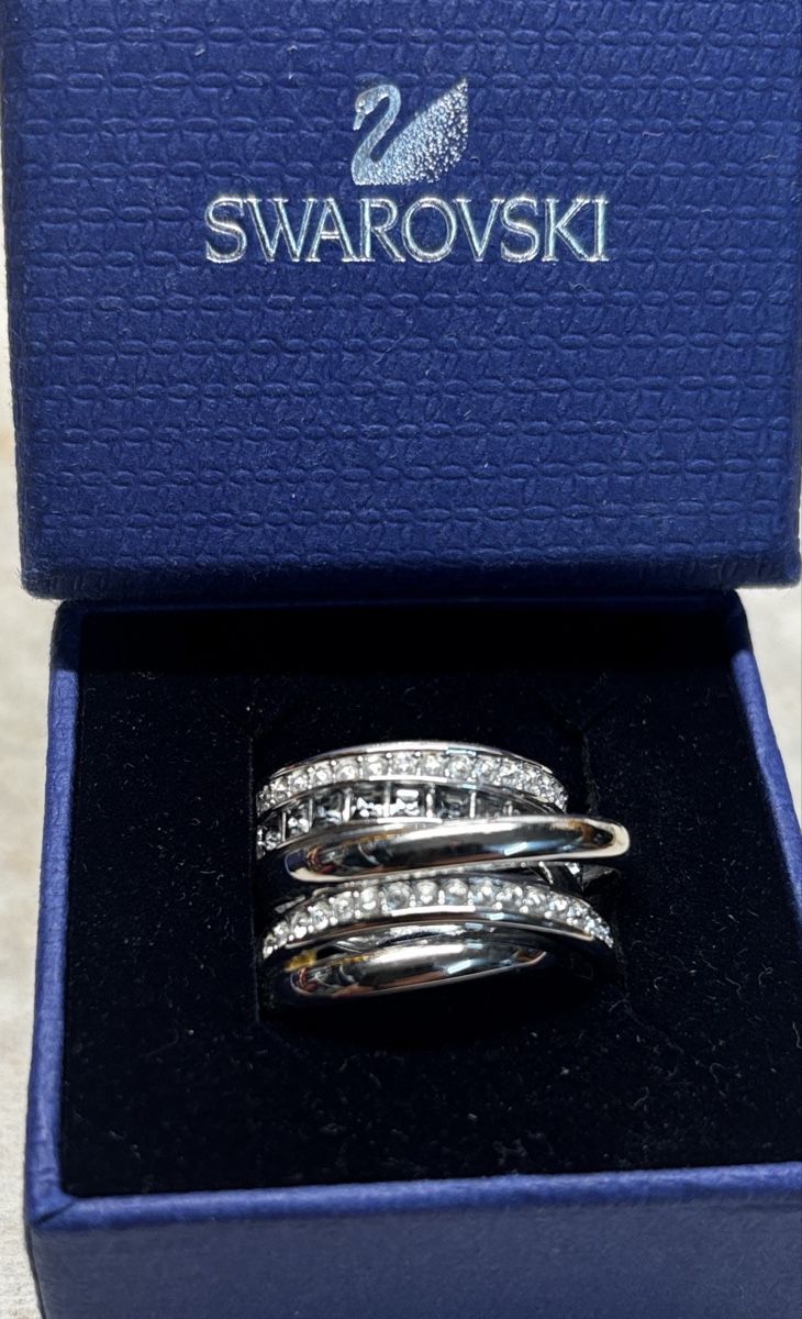 Swarovski Ringe: Swarovski Ring Grösse 52 Neuwertig – Neu (gemäss Beschreibung) aus Bonaduz von Jomby
