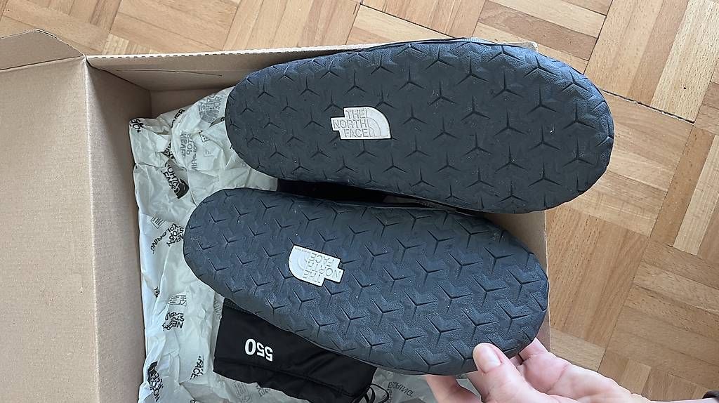 Scarpe da uomo: The North Face Nuptse Winterschuhe – Nuovo (secondo la descrizione) da Luzern venduto da hir_clx2 2