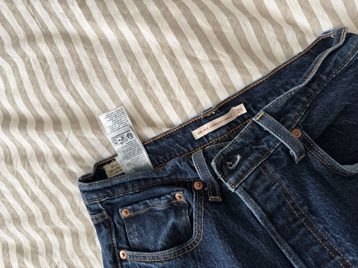 Levi's Jeans: Levi's Ribcage Jeans – Usato da Zürich venduto da nadinegmd 1