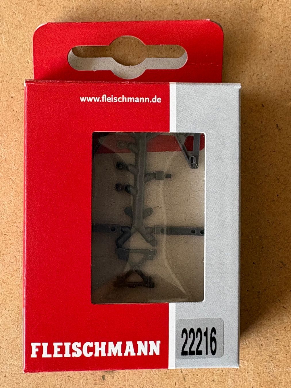 Fleischmann Modellini di ferrovie: Fleischmann / Roco 22216 Prellbock Bausatz – Nuovo e nell'imballaggio originale da Hauterive NE venduto da eriamch