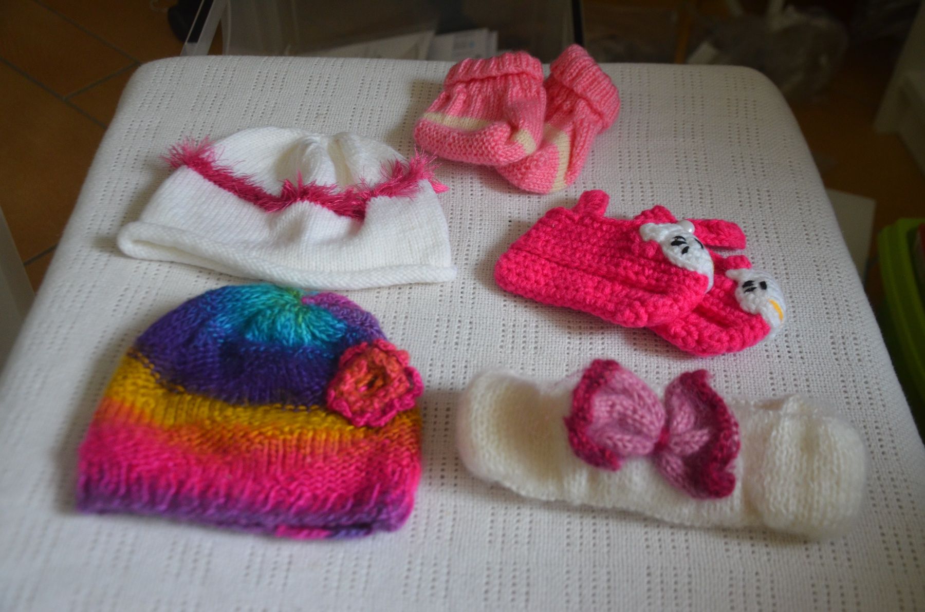 Lotti & Set di vestiti: TAILLE 68 - BABY MUTZE PAKET - (D) – Nuovo e nell'imballaggio originale da Chiasso venduto da Dolly015