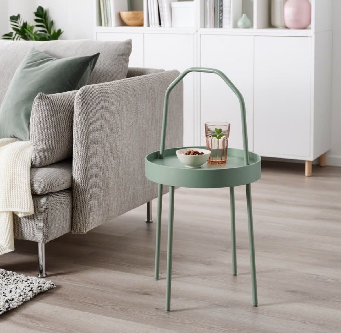 Ikea Tische: Beistelltisch mit Tragegriff IKEA BURVIK – Gebraucht aus Zürich von viv_nevi 2