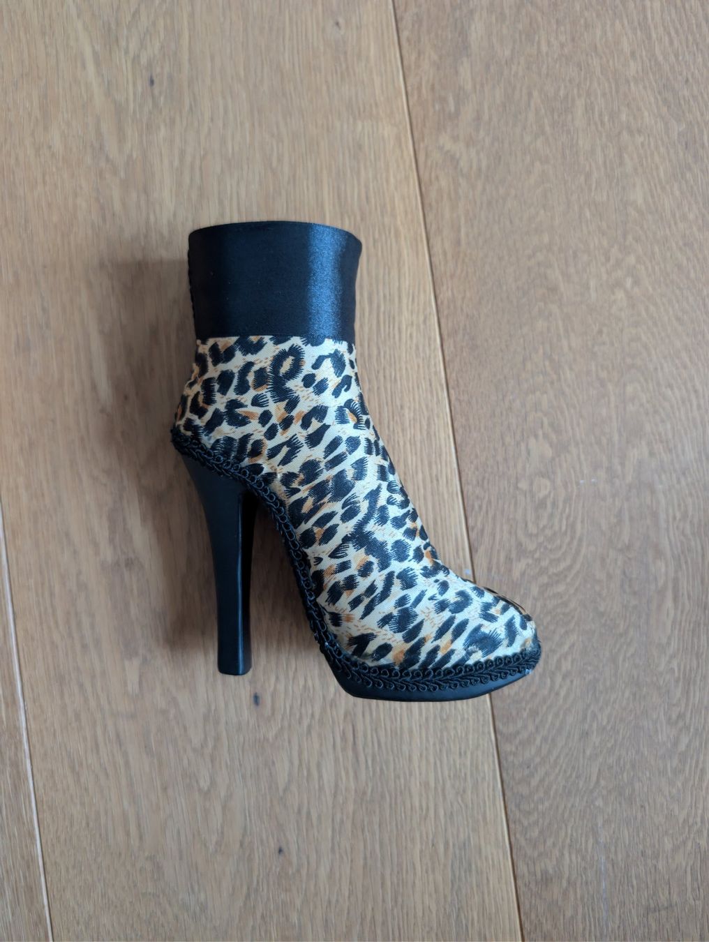 Tutte le decorazioni: Deko Schuh, Stiftehalter – Usato da Fideris venduto da Miri.fa 3
