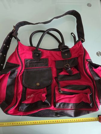 Sac Desigual original, rouge et noir, parfait pour l'été