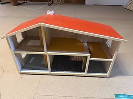 Puppenhaus aus Holz mit Zubehör