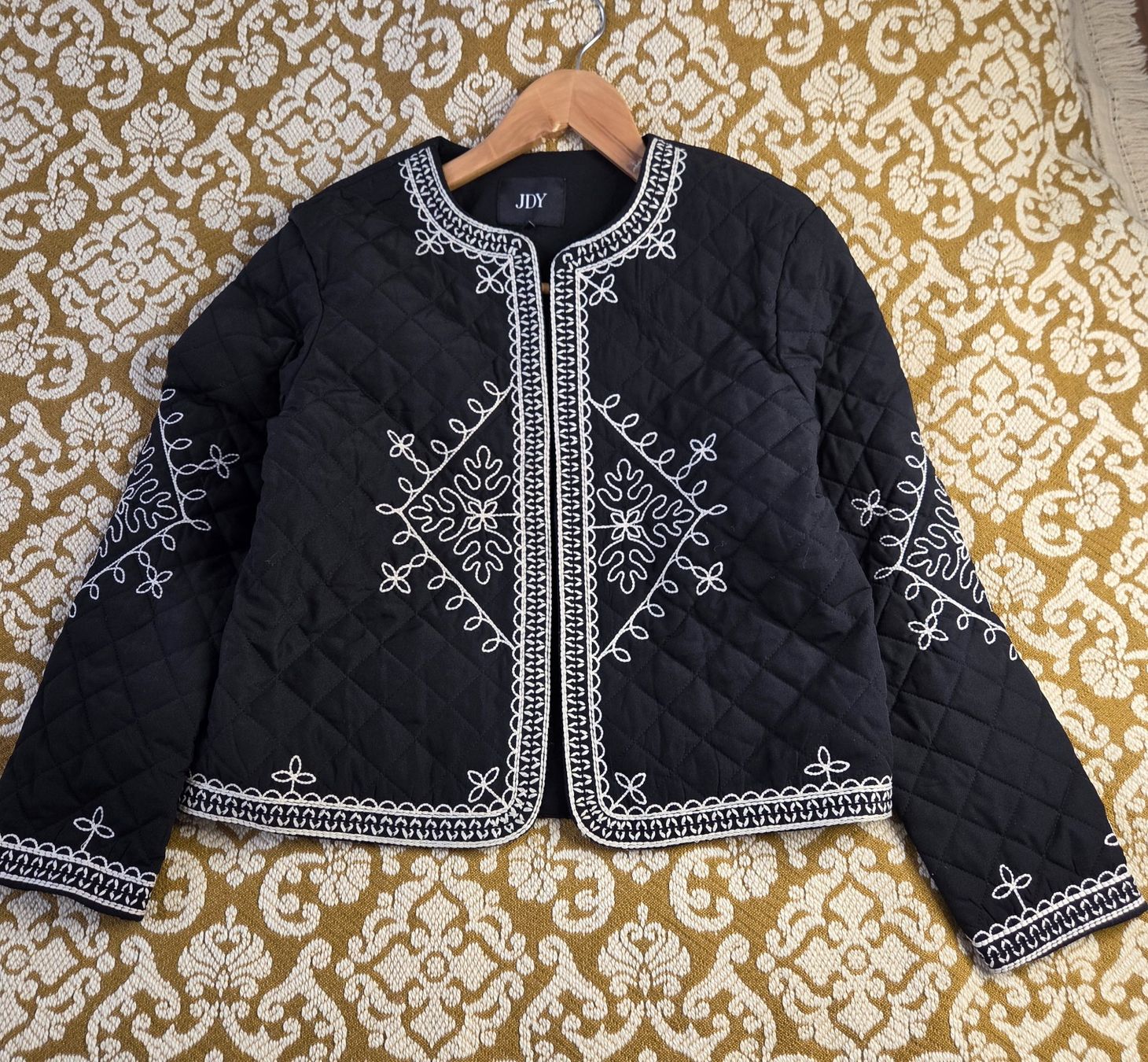 JDY Giacche: Gesteppter Blazer von JDY – Usato da Leissigen venduto da ali_k9v8