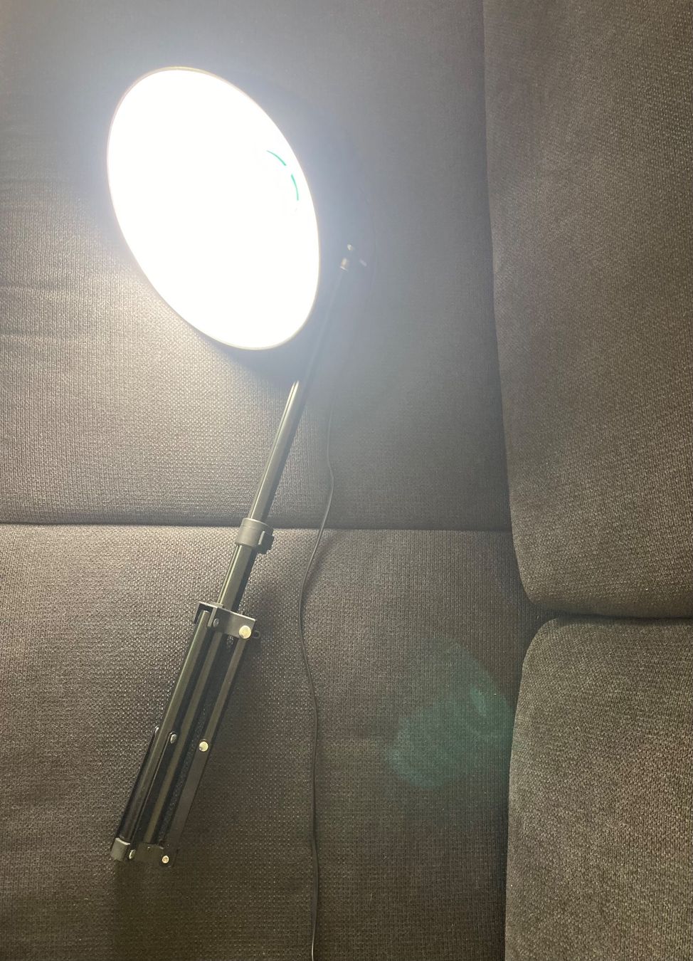 Lampes: 2 Studioleuchten und 1 LED Ringleuchte – D'occasion à Zürich par tanteluzie 3