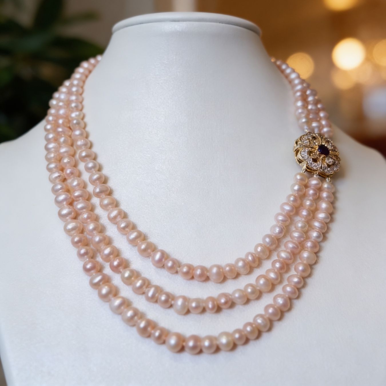 Catenine: Collier Triple Rangs de Perles – Nuovo e nell'imballaggio originale da St-Maurice venduto da Sandrinette123 1