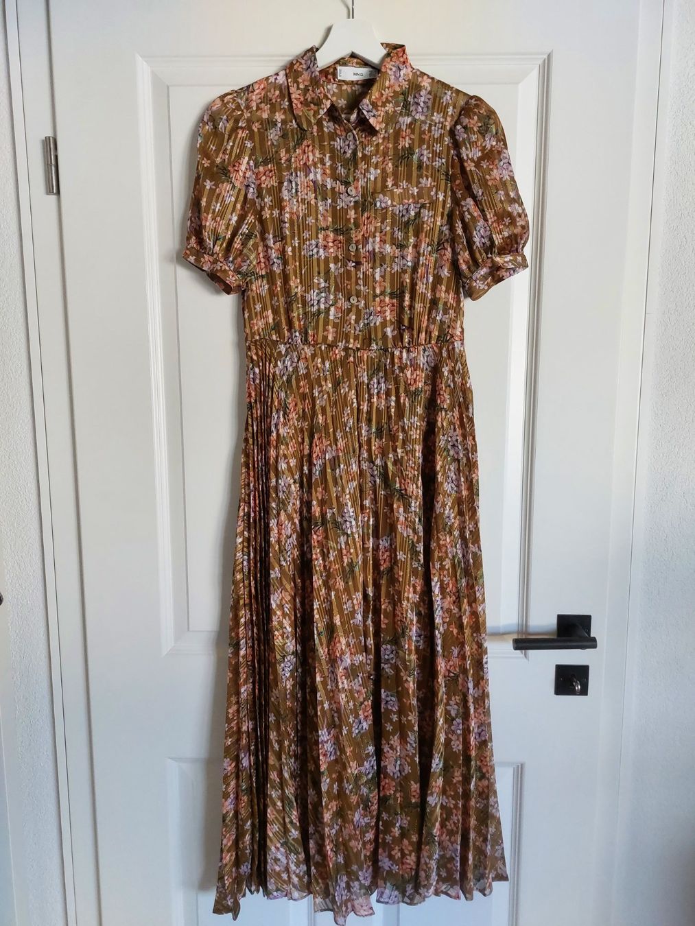 Mango Vestiti: Kleid mit Faltenrock Mango – Nuovo (secondo la descrizione) da Titterten venduto da fra_v27g