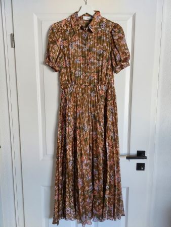 Kleid mit Faltenrock Mango