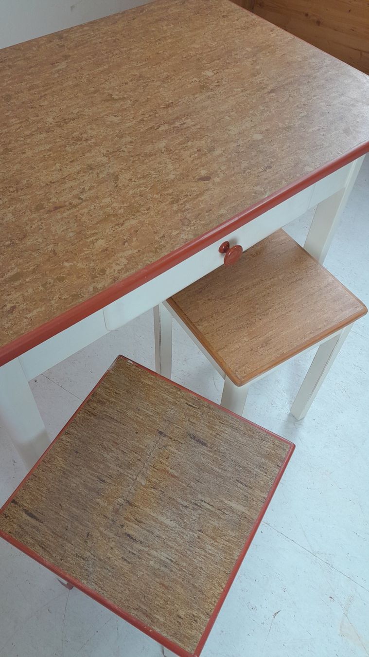 Tavoli: Küchentisch mit Taburettli Hocker Vintage – Usato da Hittnau venduto da v-v-onlineverkauf 2