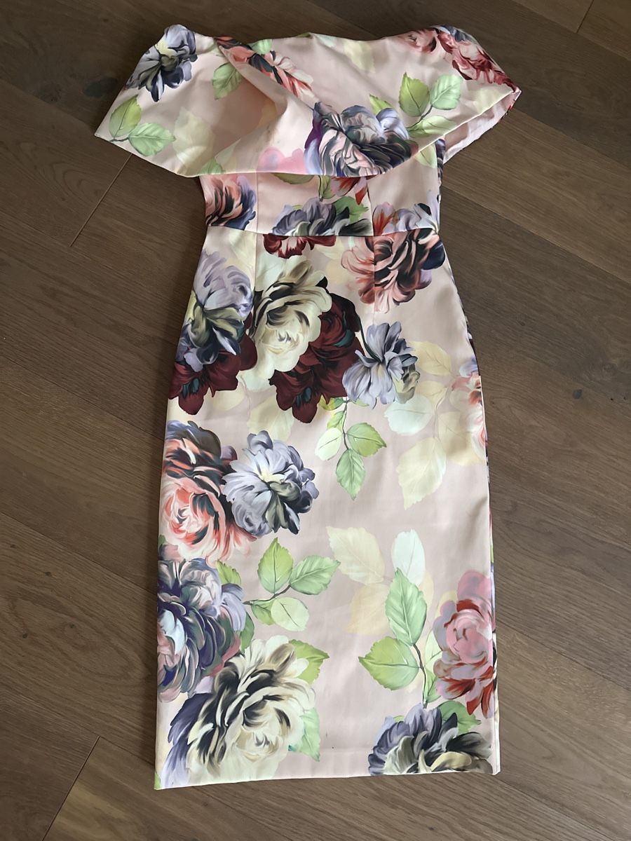Asos Vestiti: Asos Blumenkleid, Etuikleid, festlich – Usato da Liestal venduto da ell_6xc7 1
