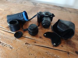 Kamera Yashica mit Objektiven