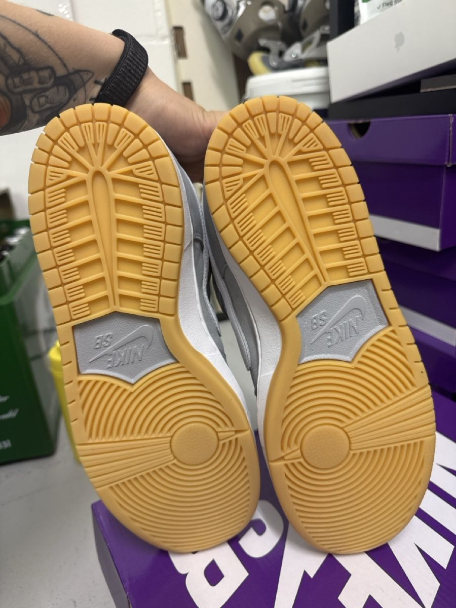 Herrenschuhe: Nike SB Dunk Low Wolf Grey Grösse 43 grau – Neu und originalverpackt aus Bülach von Sarah_sun93 2