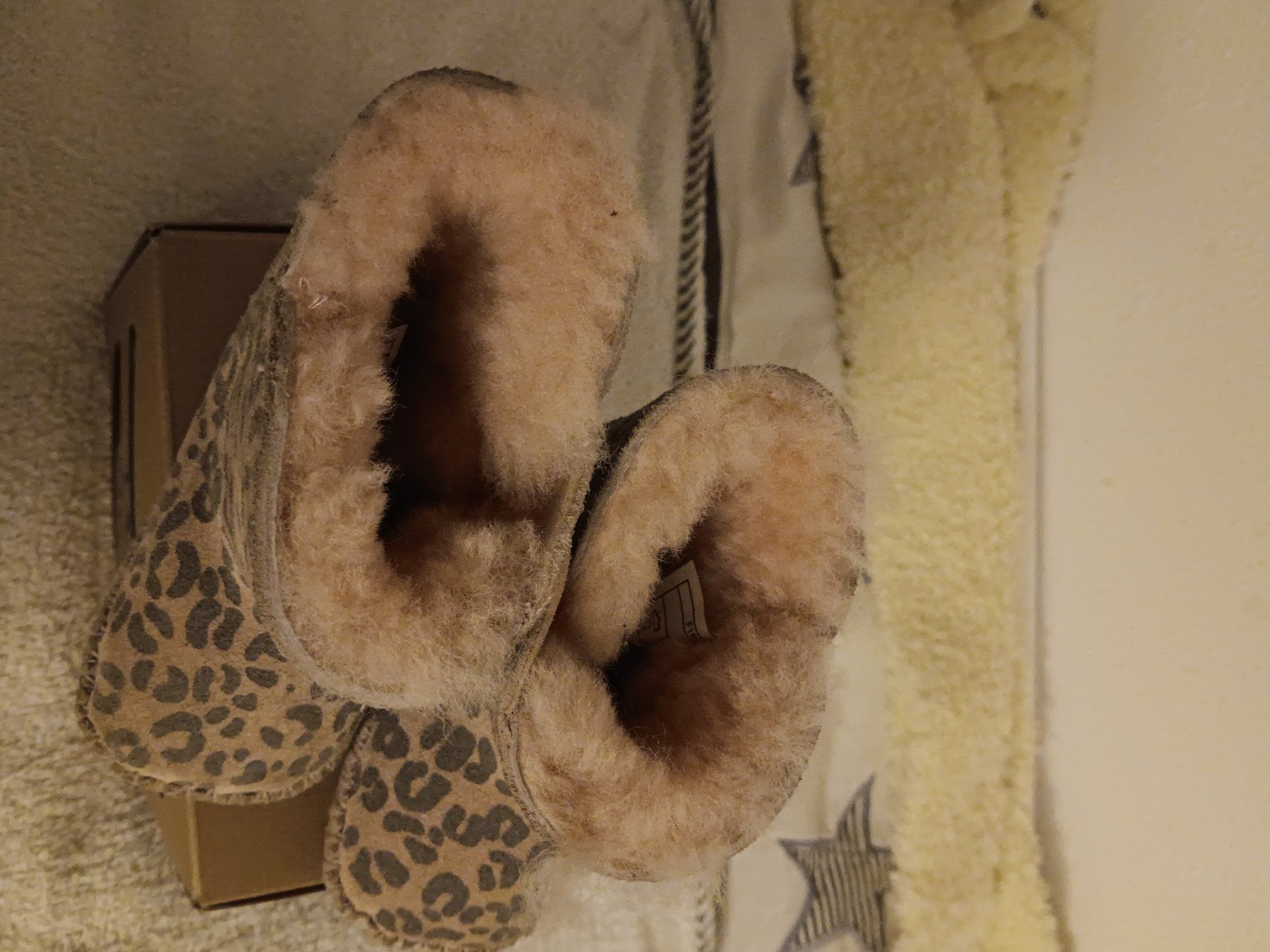 Ugg Scarpe per ragazzi: UGG Boots Leopard Baby – Usato da Wynigen venduto da La_Talpa 2