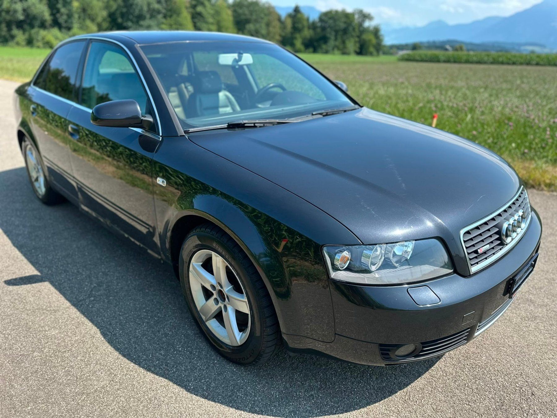 Audi Autos: AUDI A4 2.5 TDI quattro – D'occasion à Hünenberg par Auto-Klinik01 2