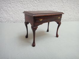 Puppenhausmöbel, Mini Mundus Queen-Anne-Tisch, mahagony