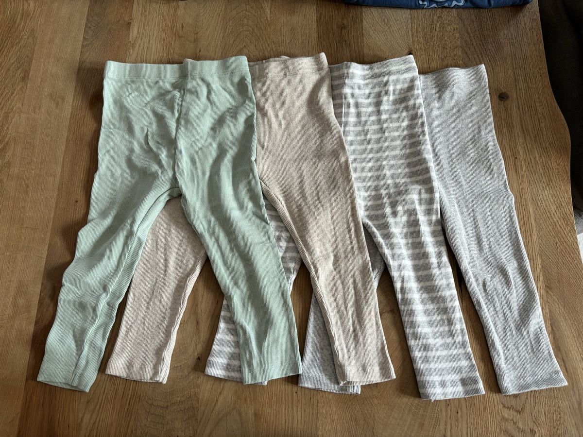 Pantaloni: 4 Leggins, Grösse 86 – Usato da Schleinikon venduto da Jessica_Lutishi