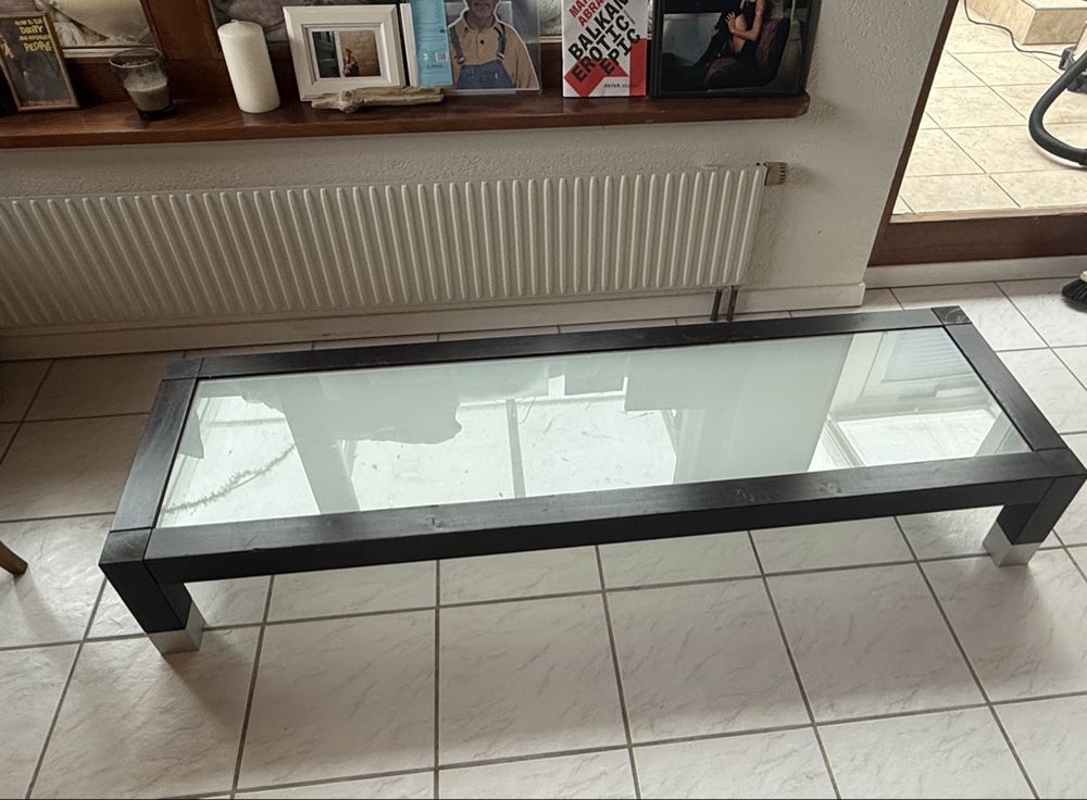 Couchtisch mit Glasplatte zu verschenken (Gebraucht) in Bremgarten b. Bern für CHF 1 – nur Abholung auf Ricardo kaufen