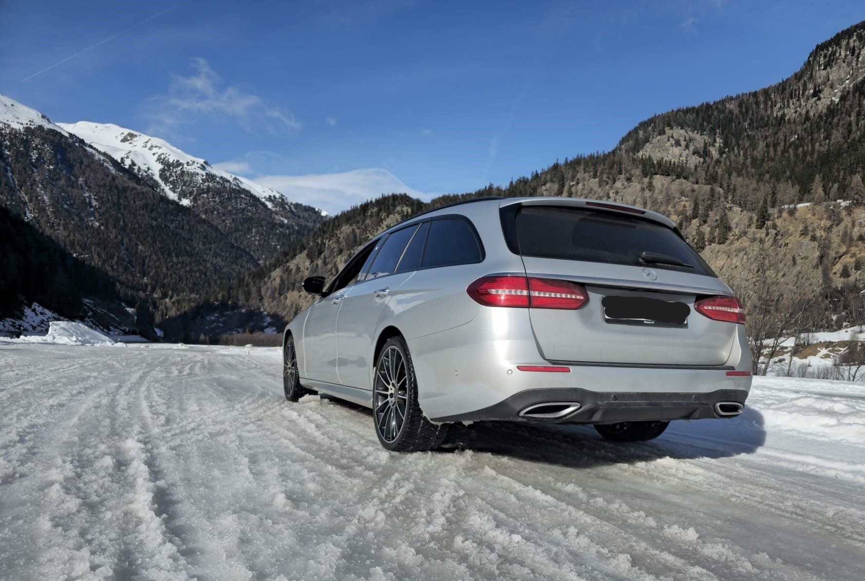Mercedes-Benz Automobili: Mercedes E220 d 4 Matic AMG-Line – Usato da Gontenschwil venduto da RM9093 1