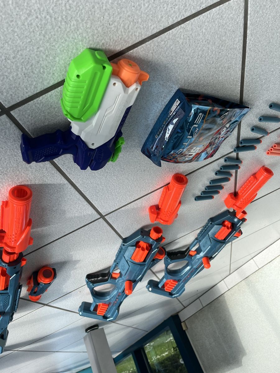 Nerf Giocattoli: 3x Nerf Elite 2.0 Eagle Point & 1x Nerf Super Soaker Micro – Usato da Ostermundigen venduto da jus_b7d8 2