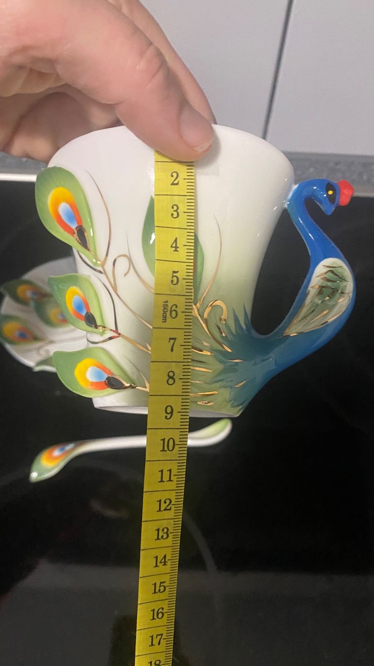 Tazze: Hübsche 3D Tasse aus Keramik – Usato da luzern venduto da bar_5gtr 3