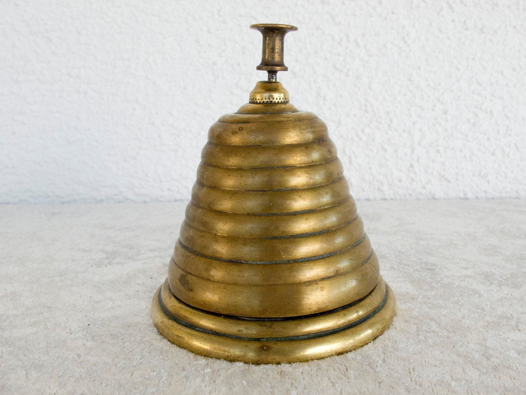 Campanacci mucche: BEEHIVE BELL Viktorianische Tischglocke 1870 – Usato da Blauen venduto da wosonst