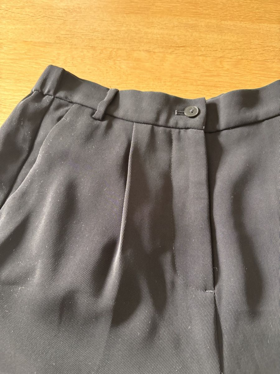 Globus Pantaloni: Globus Studio Hose schwarz 36 – Usato da Fribourg venduto da dafral 1