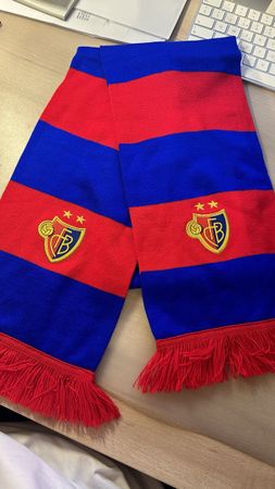 FC Basel Fanschal rot blau gestreift guter Zustand