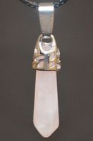 Halskette Z-187 – Säule – Rosa Quarz – Anhänger ca. 3,5 cm