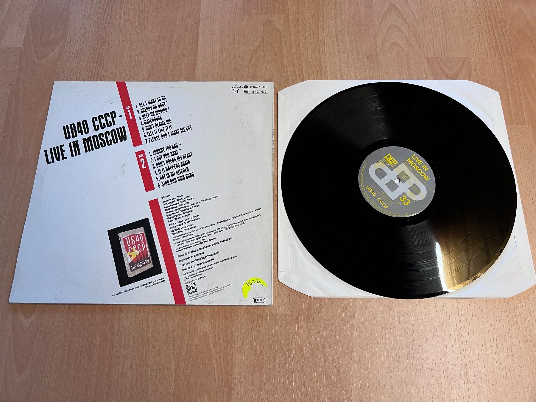 Dischi in vinile: UB40 - Live in Moscow – Usato da Giebenach venduto da Wurlitzer70 1